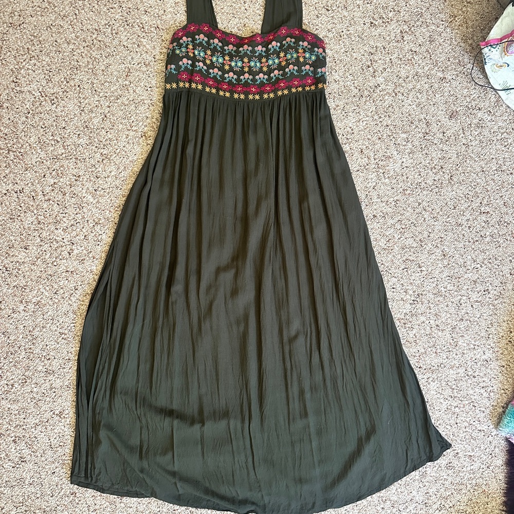 NATURAL LIFE Gray Maxi Dress with Colorful Embroidery